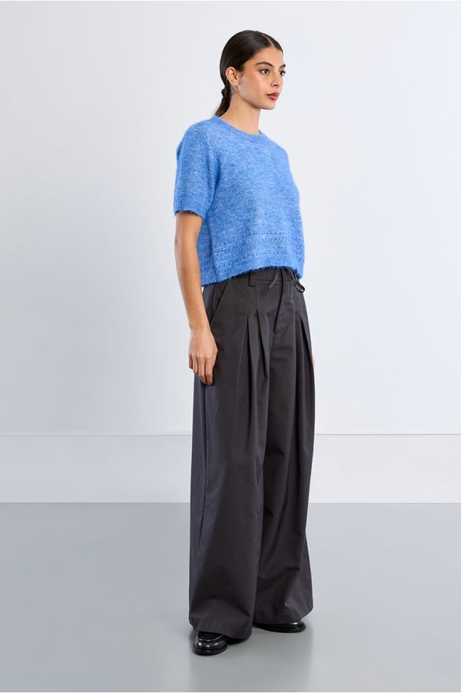 Short-sleeved knitted sweater, plain