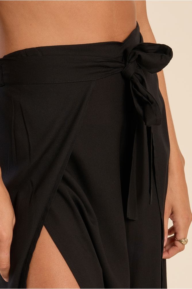 Pantalon large ceinture à nouer