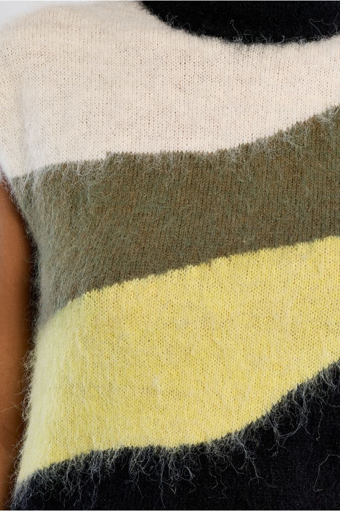 Brushed knit sweater, sleeveless