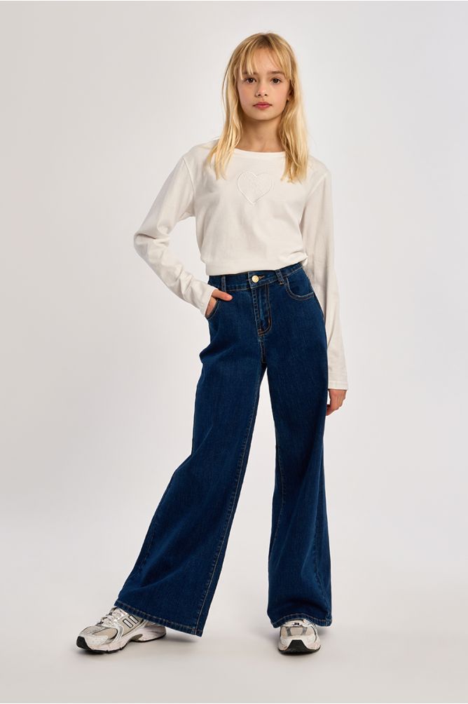 High-waisted jeans, flared fit
