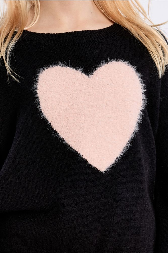 Pull en maille, motif cœur