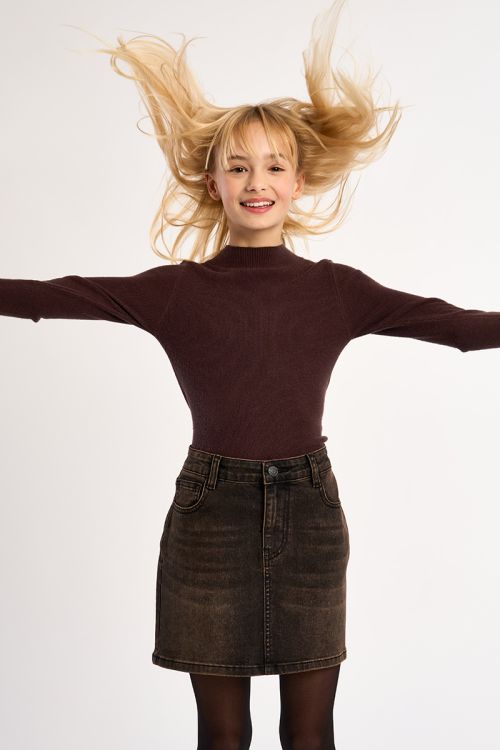 Knitted sweater, round neck