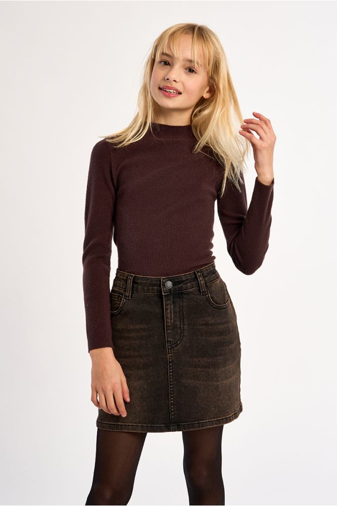 Knitted sweater, round neck