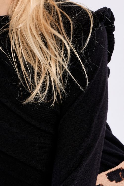 Knitted sweater, ruffled shoulders
