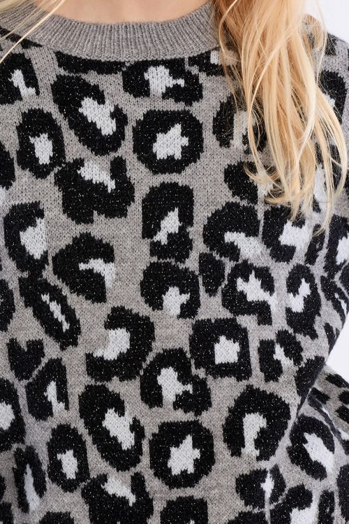 Knitted sweater, leopard print