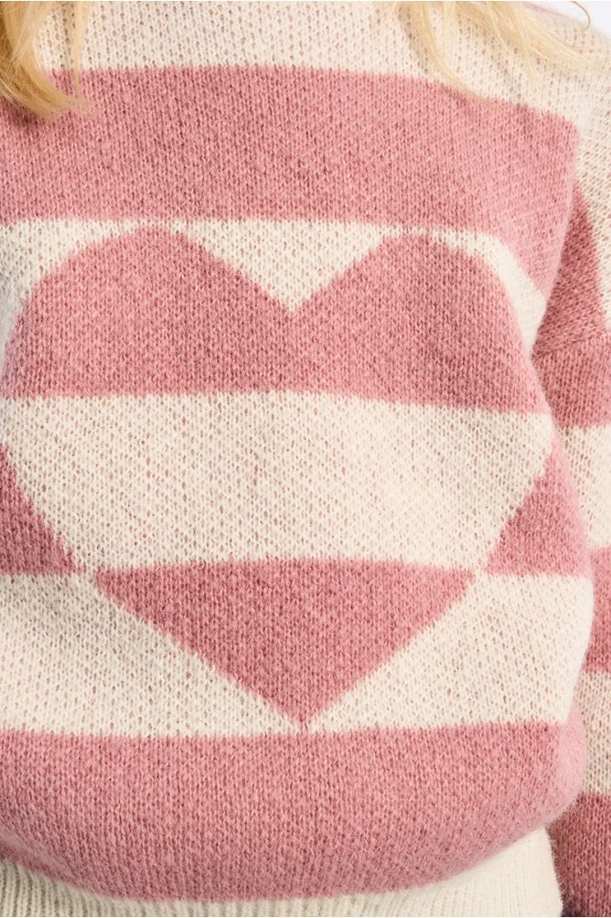 Pull à rayures, motif cœur