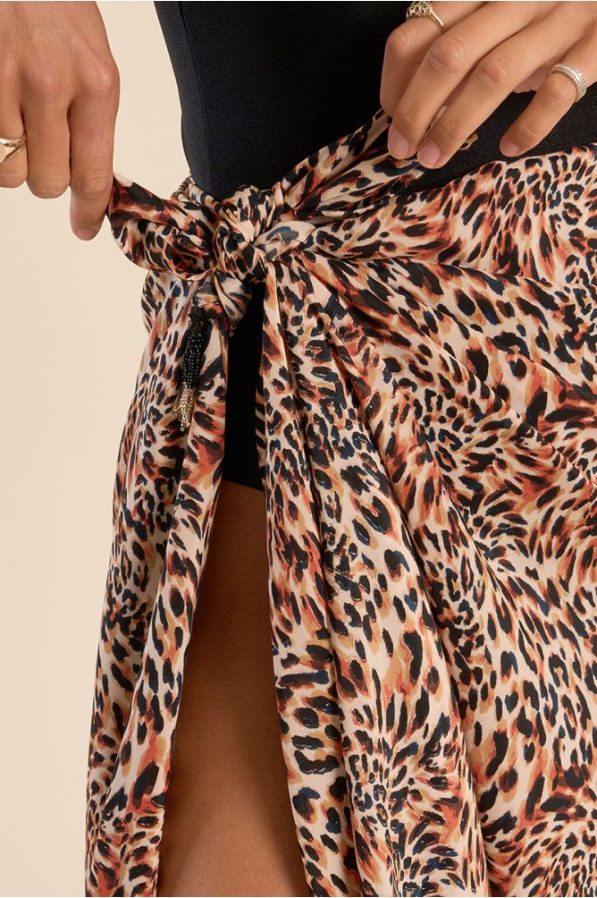 Long sarong in semi-transparency