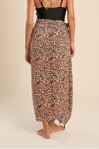 Long sarong in semi-transparency