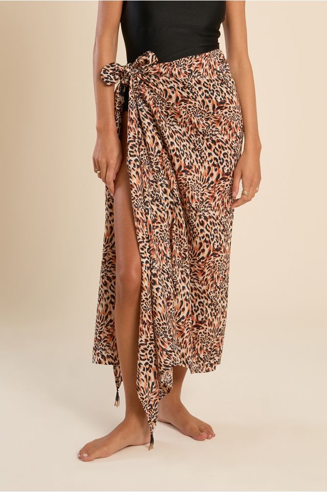 Long sarong in semi-transparency