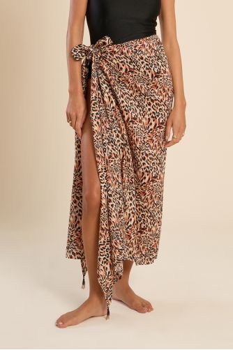 Long sarong in semi-transparency