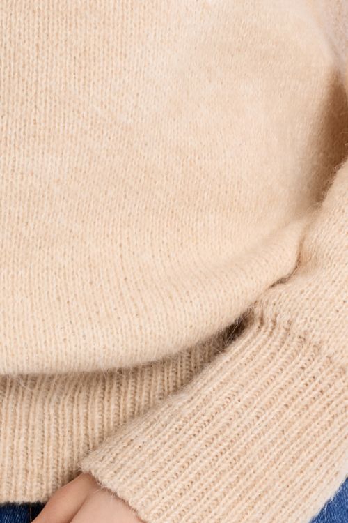 Pull en maille, motif nœud