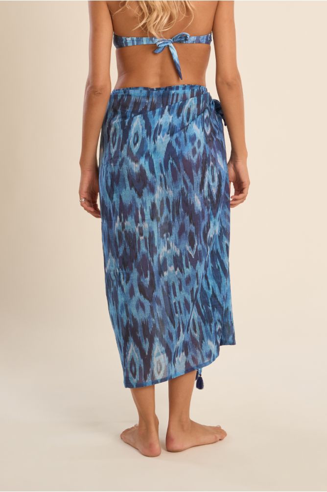 Long sarong in semi-transparency