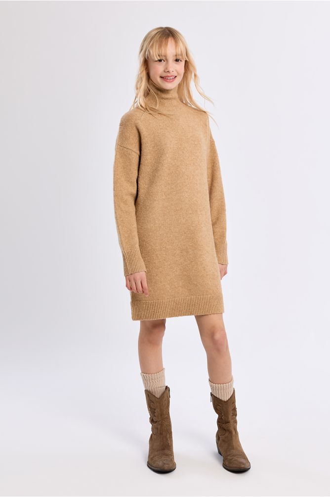 Vestido de punto y cuello alto