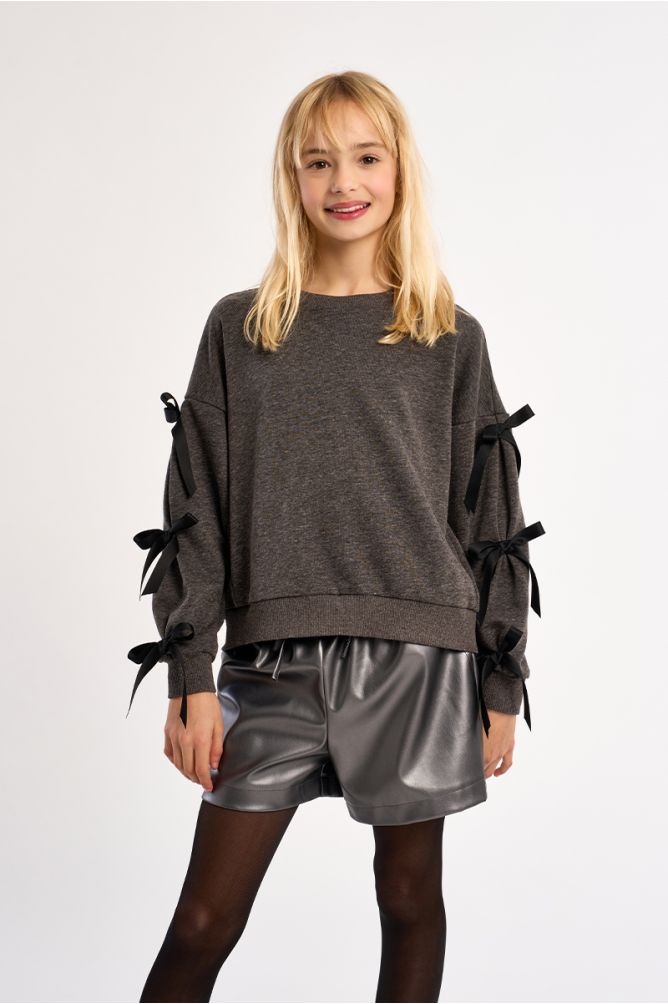Knotted shorts, faux leather effect