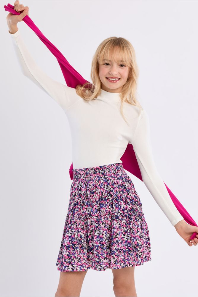 Long-sleeved top with high collar