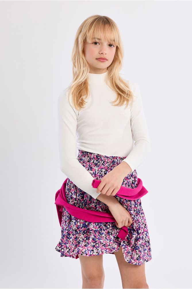 Long-sleeved top with high collar