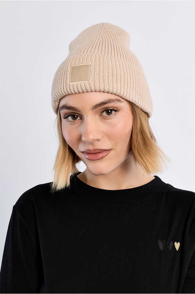 Knitted beanie, Heart patch