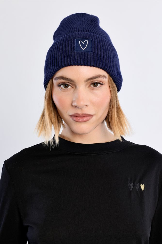 Knitted beanie, Heart patch