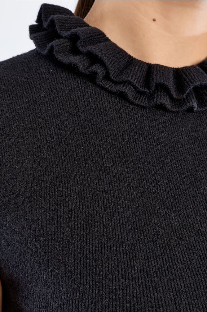 Short-sleeved knitted sweater, Victorian collar