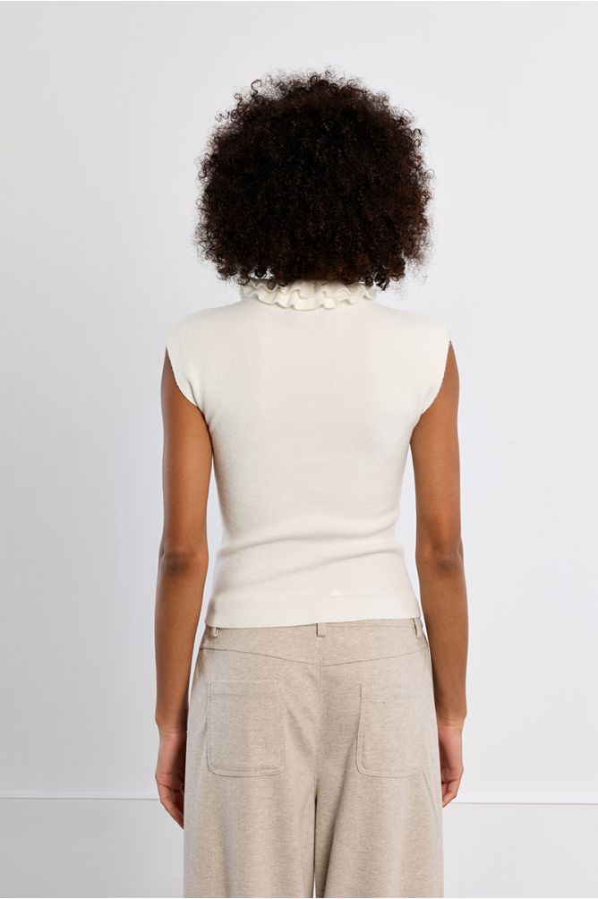Short-sleeved knitted sweater, Victorian collar