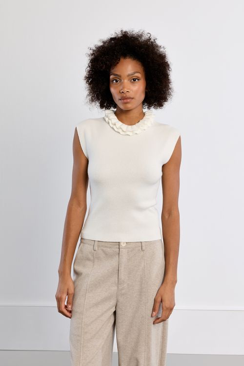 Short-sleeved knitted sweater, Victorian collar