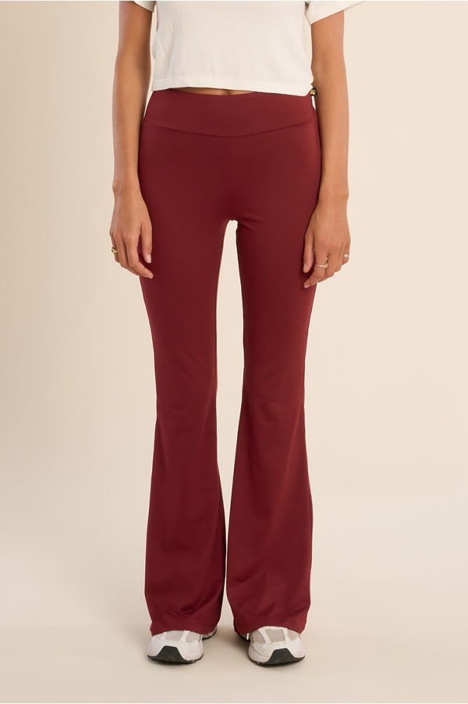 Leggins de mujer acampanados, tiro alto.