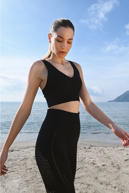 Brassière de sport, bretelles croisées