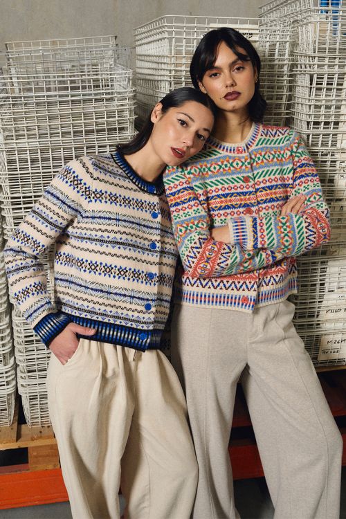 Cardigan en maille, motif tybétain