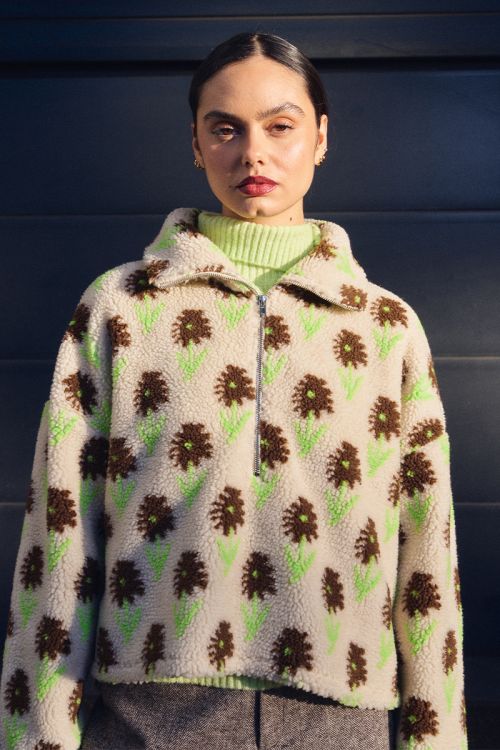 Sudadera de borreguito estampado flores