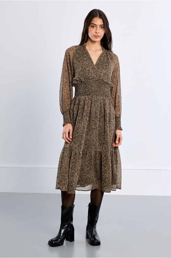 Vestido largo con estampado y volantes