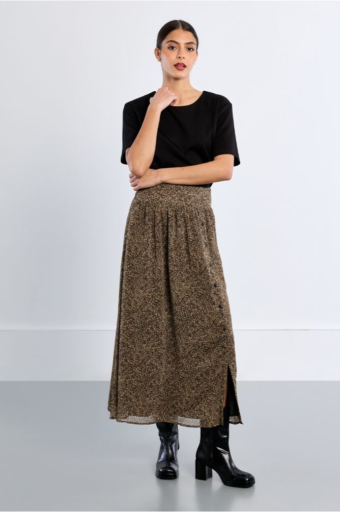 Falda larga con estampado y pliegues