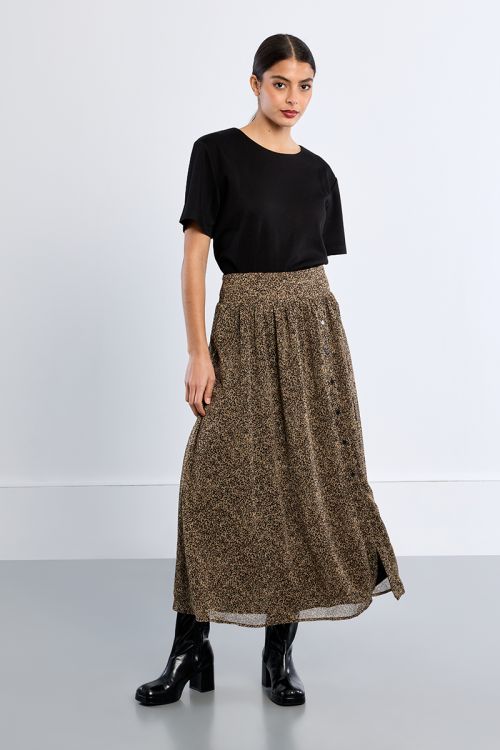 Falda larga con estampado y pliegues