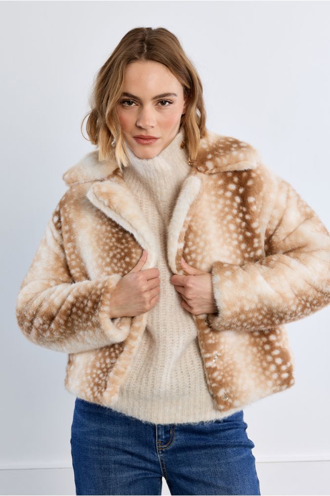 Chaqueta con cuello y solapa de peluche