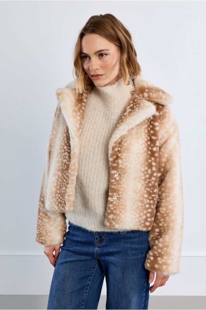 Chaqueta con cuello y solapa de peluche