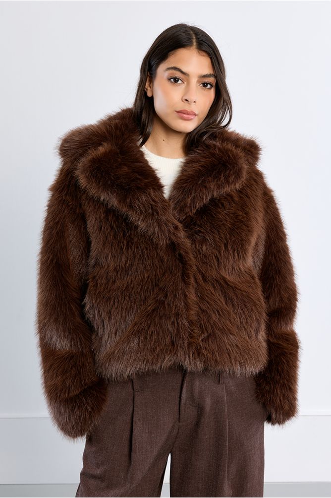 Manteau en imitation fourrure, marron