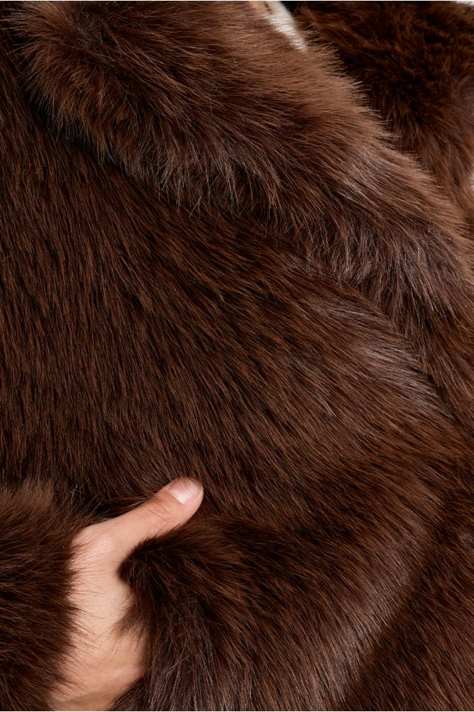 Manteau en imitation fourrure, marron