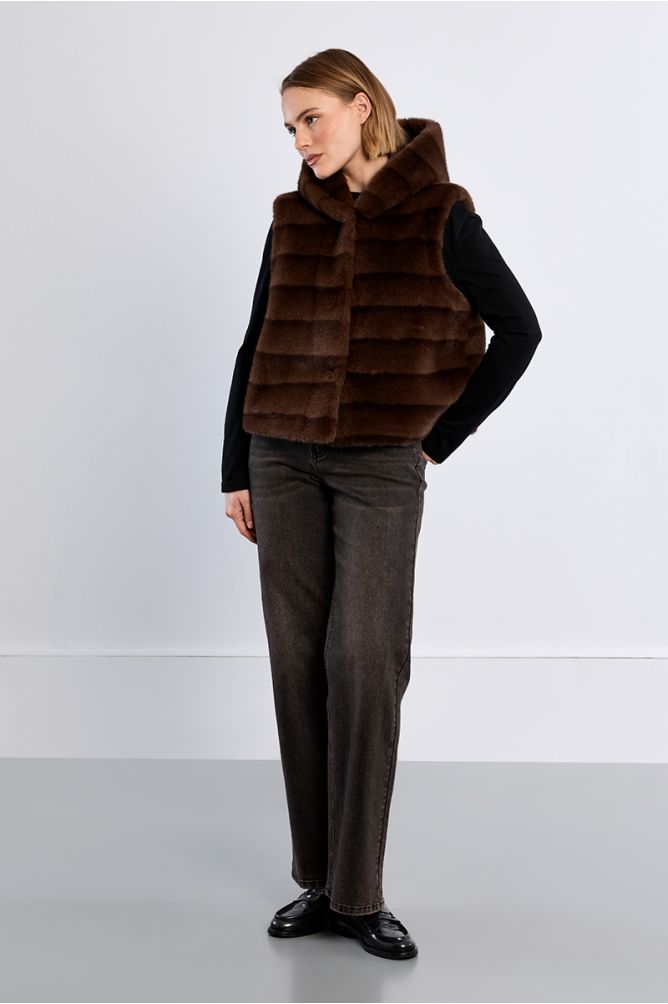 Sleeveless jacket, imitation fur