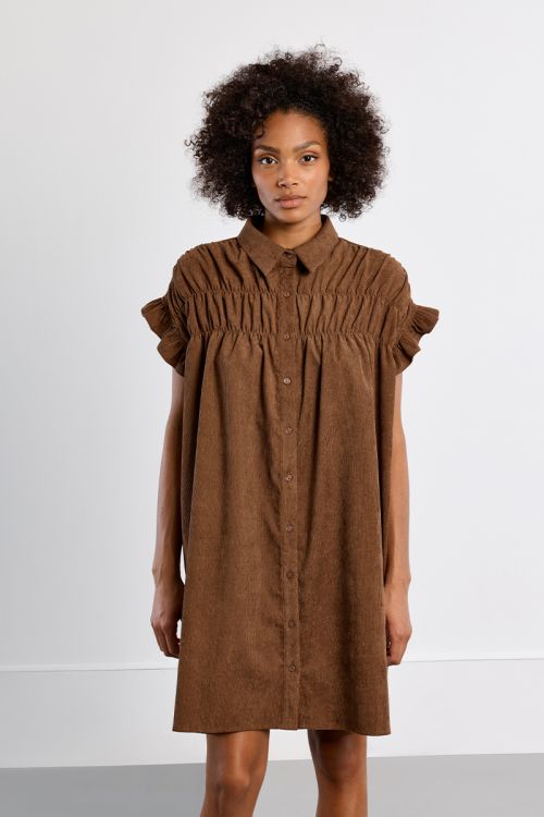 Vestido corto camisero detalle pliegues