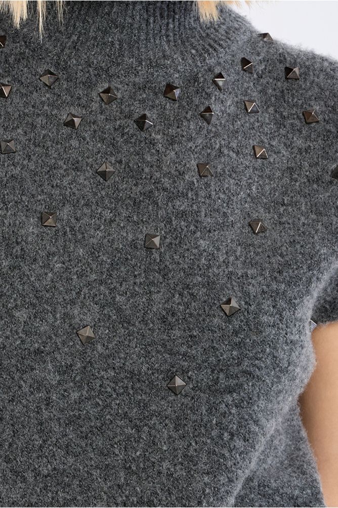 Studded sleeveless sweater