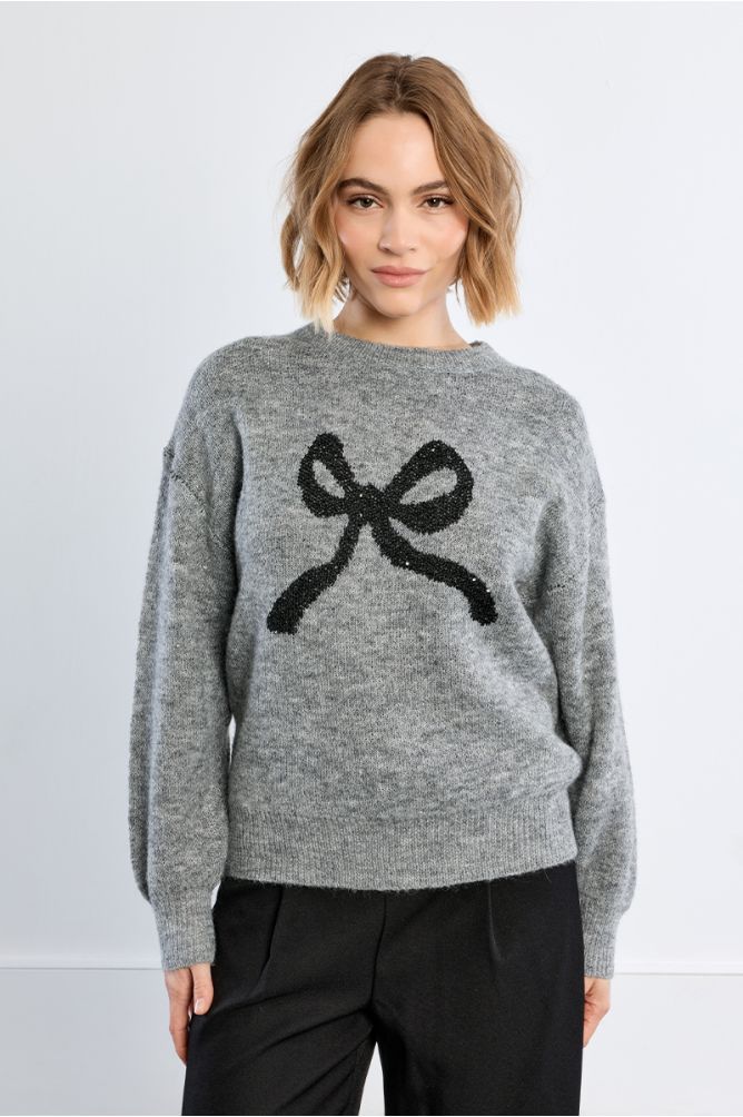 Pull en maille, motif nœud