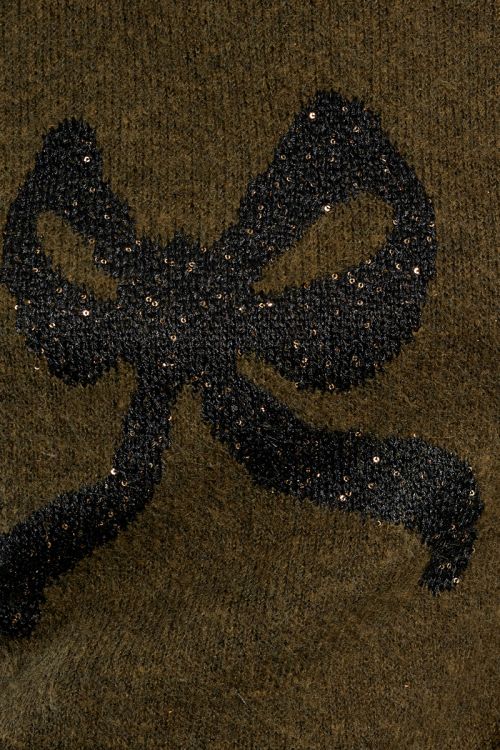 Pull en maille, motif nœud