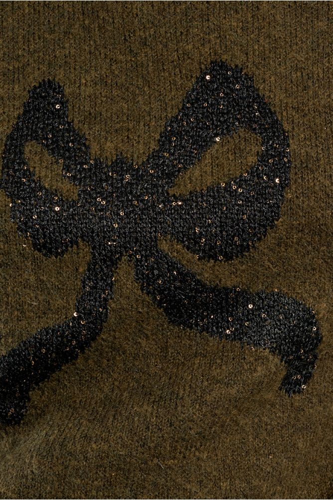 Pull en maille, motif nœud