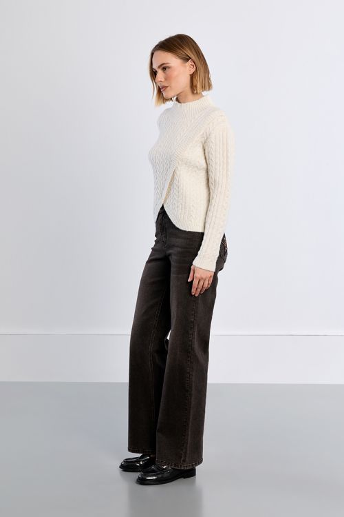Cable-knit sweater, asymmetrical