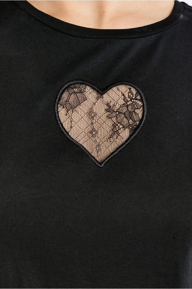 Camiseta de manga corta detalle corazón
