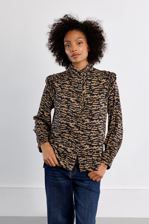 Camisa de manga larga estampado y volantes