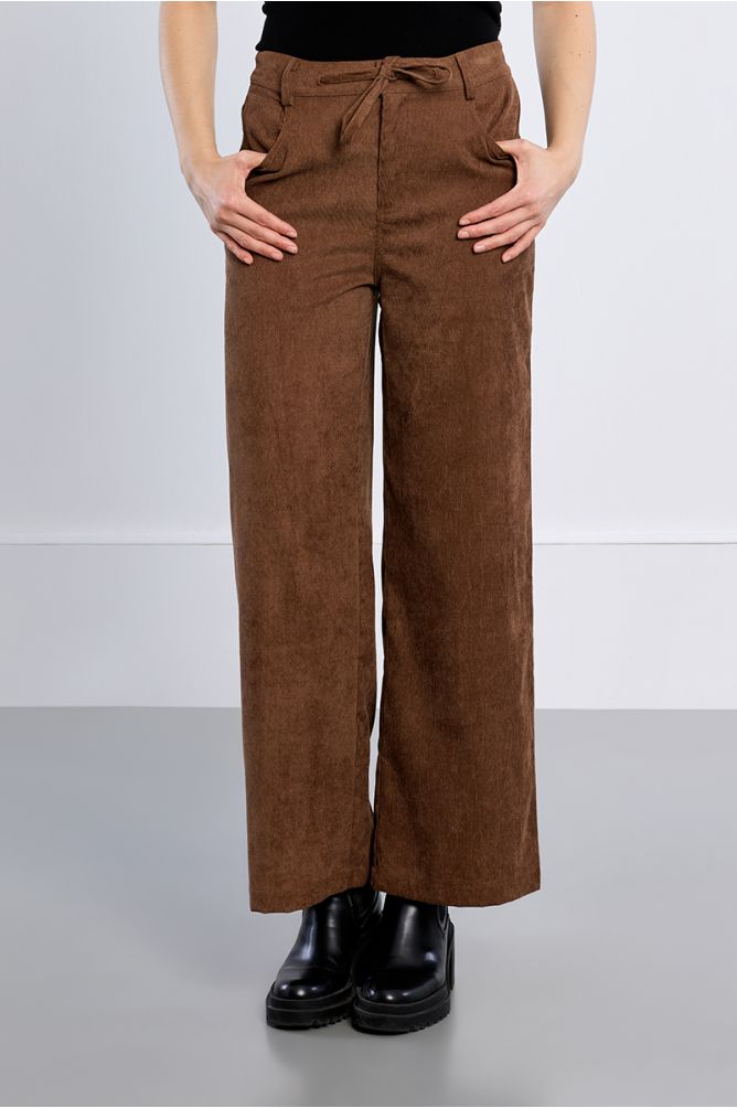 Wide trousers, in corduroy