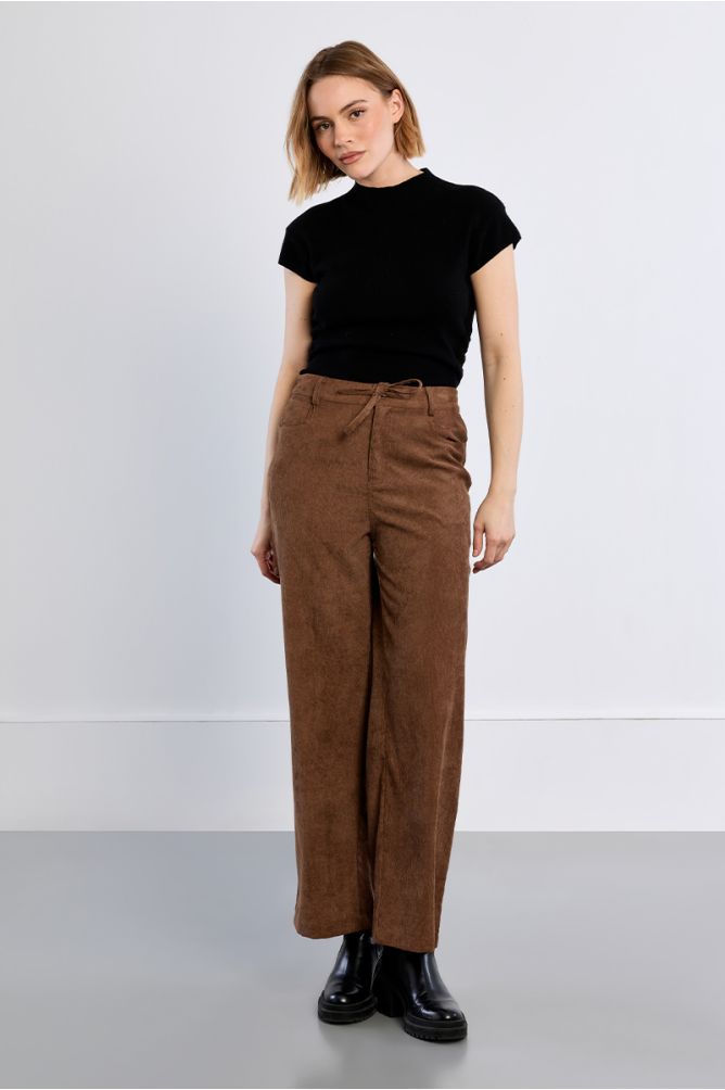 Wide trousers, in corduroy