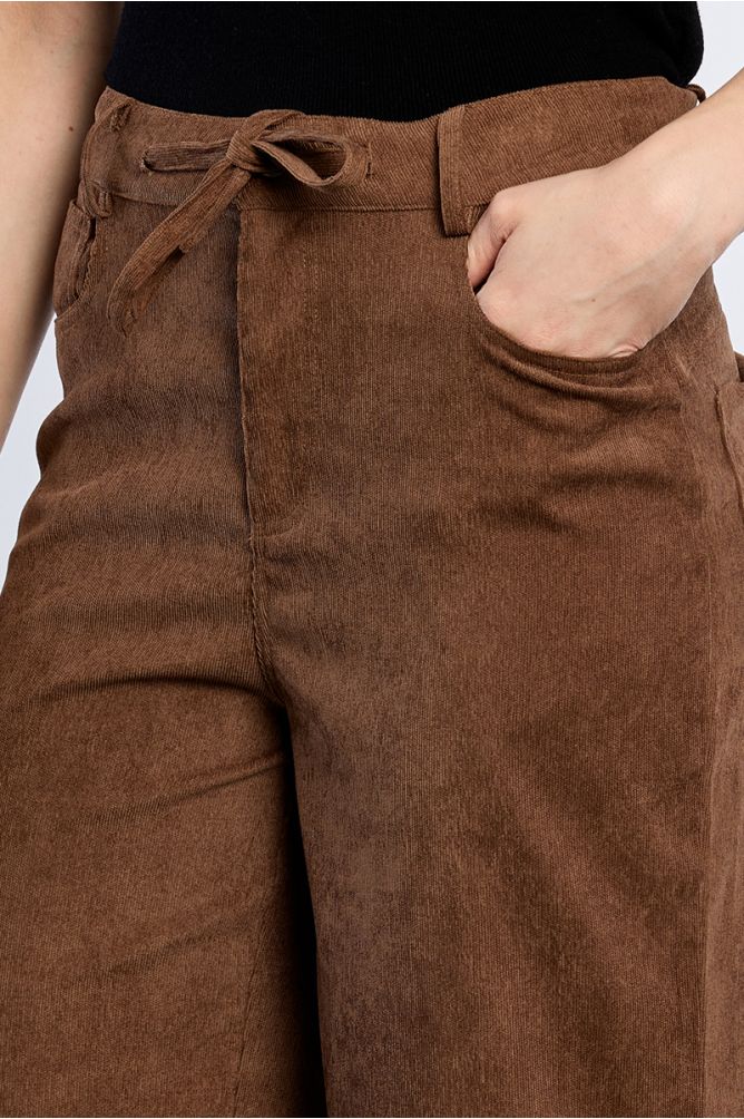 Wide trousers, in corduroy