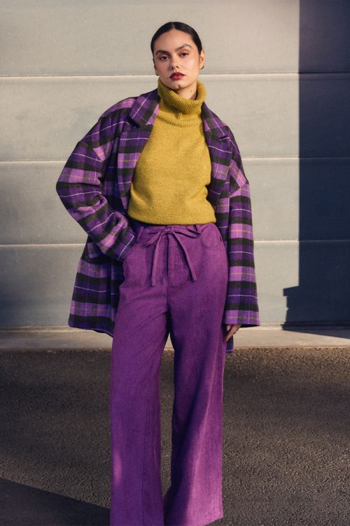 Wide trousers, in corduroy