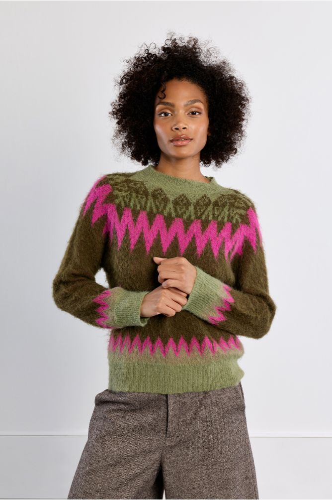 Sweater with geometric patterns